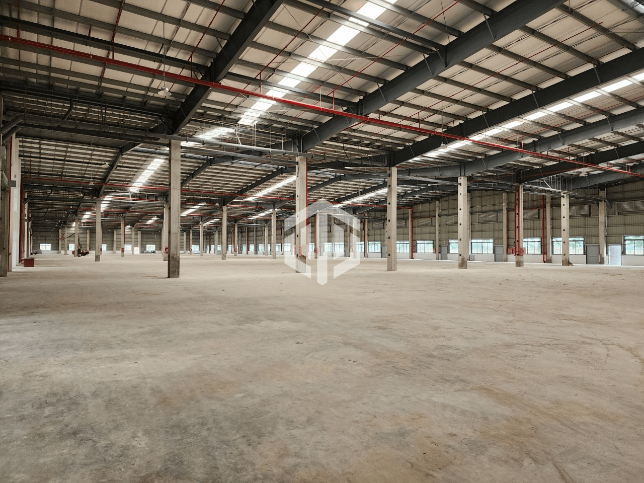 Cho thuê 2100m2 xưởng Khu Công Nghiệp Hựu Thạnh - Long An